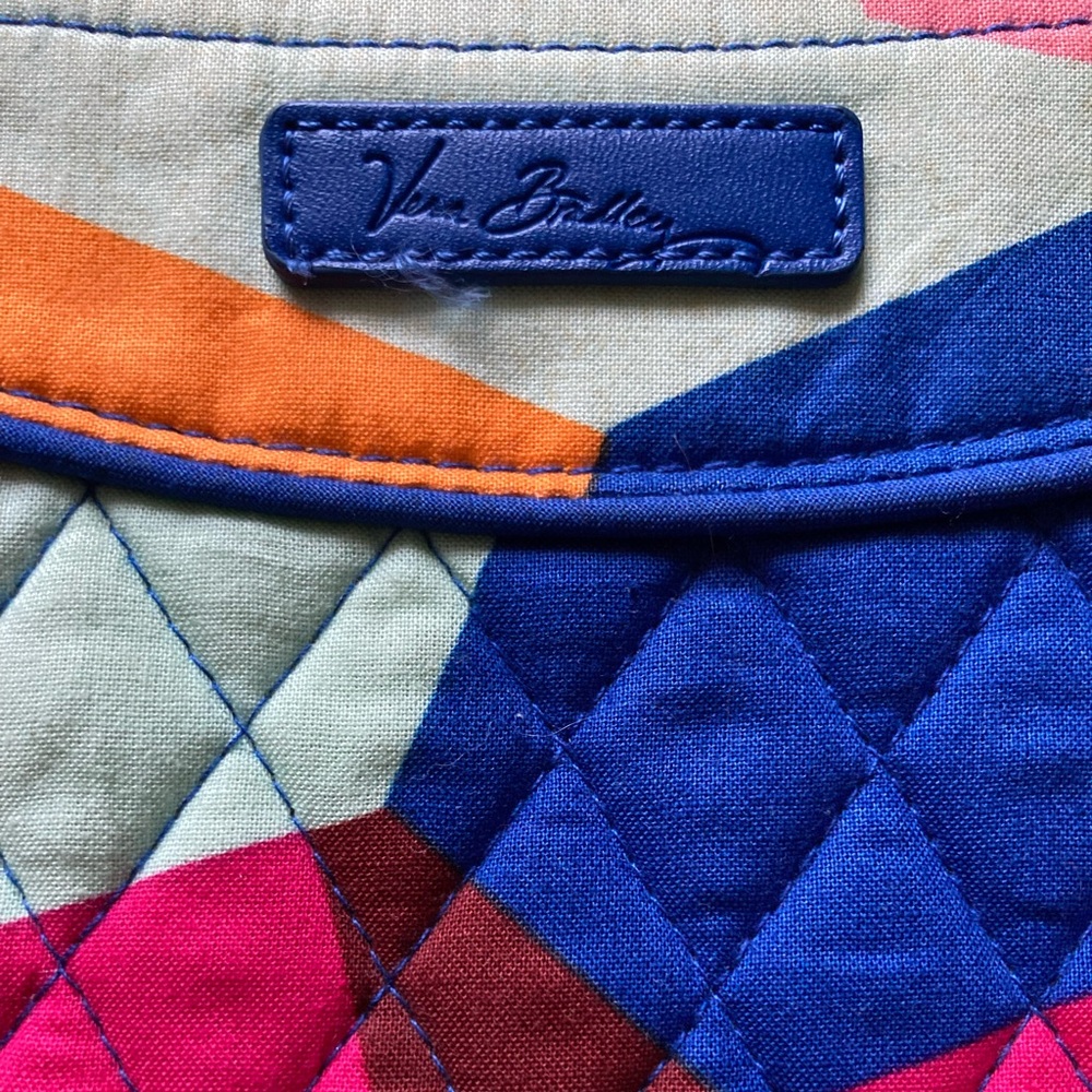 Vera Bradley Quilted Crossbody Purse Fabric Shoulder Bag Zipper Close Multicolor - Picture 3 of 8